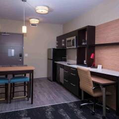 Отель TownePlace Suites by Marriott Saskatoon в номере фото 2