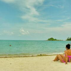 Отель White House Beach Resort пляж