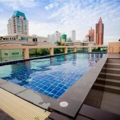 Отель Privacy Suites Бангкок бассейн фото 3