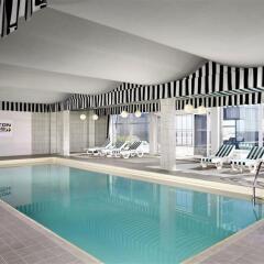 Sheraton Brussels Hotel Брюссель бассейн