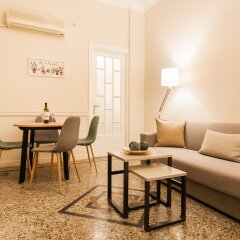 Апартаменты Monastiraki Apartments By Livin Urbban Афины комната для гостей фото 5