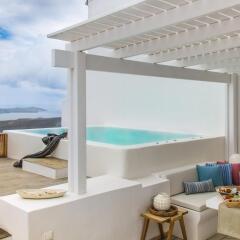 Отель Aqua Luxury Suites пляж