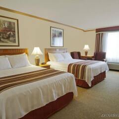 Отель Best Western Plus Port O'Call Hotel Канада, Калгари - отзывы, цены и фото номеров - забронировать отель Best Western Plus Port O'Call Hotel онлайн комната для гостей фото 5
