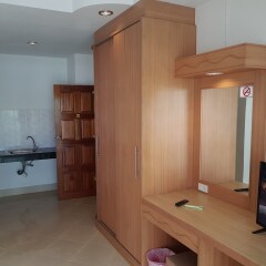 Отель The Villa Residences сейф в номере