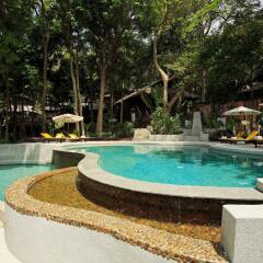 Отель Baan Krating Phuket Resort бассейн