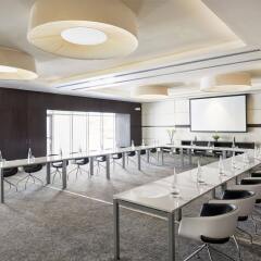 Отель Hyatt Place Dubai Al Rigga Residences