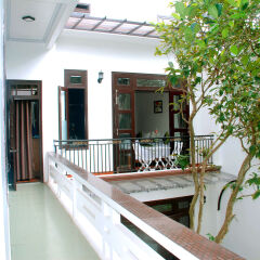 Отель Blue Lake Homestay балкон