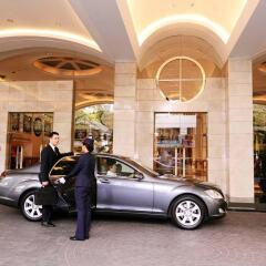Rembrandt Hotel Suites and Towers городской автобус