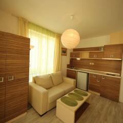 Апартаменты Menada Rainbow Apartments Солнечный берег комната для гостей фото 2