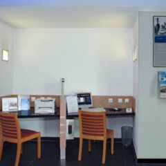 Отель Holiday Inn Express Geneva Airport интерьер отеля фото 3