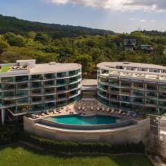 Отель Twin Sands Resort and Spa A204 бассейн