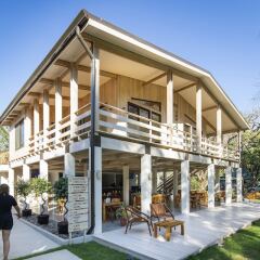 Отель Harbor Reef Beach & Surf Resort