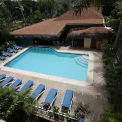 Отель Seastar Inn бассейн