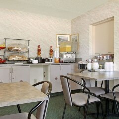 Отель Ramada Limited Calgary Northwest Канада, Калгари - отзывы, цены и фото номеров - забронировать отель Ramada Limited Calgary Northwest онлайн фото 2