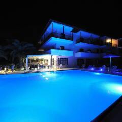 Pegasus Hotel бассейн фото 2