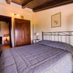 Отель Il Casale delle Ginestre Bed & Breakfast Кастель-Сан-Пьетро-Романо комната для гостей
