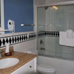 Отель Capri Beach Accommodations ванная фото 2