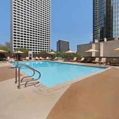 Отель The Westin Bonaventure Hotel & Suites США, Лос-Анджелес - отзывы, цены и фото номеров - забронировать отель The Westin Bonaventure Hotel & Suites онлайн бассейн фото 3