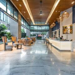 Отель The Beach Heights Resort интерьер отеля