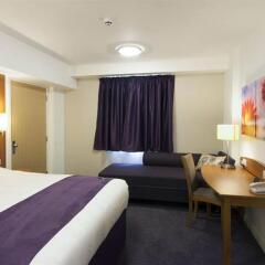 Отель Premier Inn Manchester Airport Runger Lane South удобства в номере фото 2