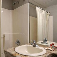 Super 8 by Wyndham Long Island City LGA Hotel in New York, United States of America from 279$, photos, reviews - zenhotels.com bathroom photo 2