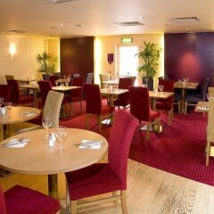Отель Premier Inn Watford Central питание