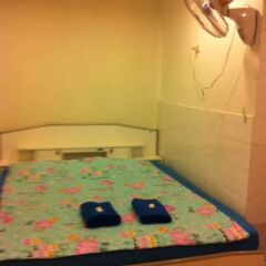 Отель Miggy Guest House Adults Only Бангкок удобства в номере