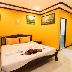 Отель The Grand Orchid Inn комната для гостей