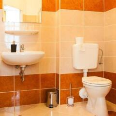 Отель Broadway City Guesthouse ванная