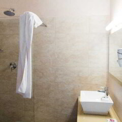 Perla D'oro Hotel in Timisoara, Romania from 72$, photos, reviews - zenhotels.com bathroom photo 2