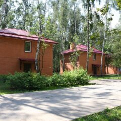 Гостиница Джунгли, Загородный клуб "Айвенго" парковка