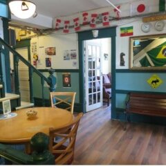 Отель C&N Backpackers Hostel Vancouver Канада, Ванкувер - отзывы, цены и фото номеров - забронировать отель C&N Backpackers Hostel Vancouver онлайн гостиничный бар