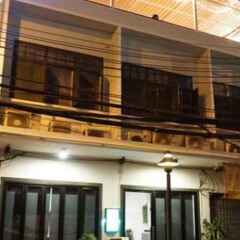 Krit Hostel Бангкок вид на фасад
