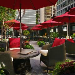 Отель Sofitel Montreal Golden Mile Канада, Монреаль - отзывы, цены и фото номеров - забронировать отель Sofitel Montreal Golden Mile онлайн бассейн