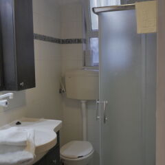 Allenby 2 Bed and Breakfast Израиль, Иерусалим - отзывы, цены и фото номеров - забронировать отель Allenby 2 Bed and Breakfast онлайн ванная фото 2