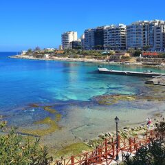 Отель Seafront Apartment, Marvelous Views GR8 Location Мальта, Слима - отзывы, цены и фото номеров - забронировать отель Seafront Apartment, Marvelous Views GR8 Location онлайн пляж