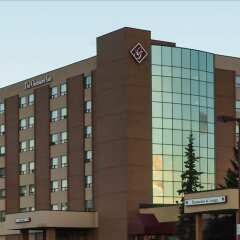 Отель The Glenmore Inn & Convention Centre Канада, Калгари - отзывы, цены и фото номеров - забронировать отель The Glenmore Inn & Convention Centre онлайн вид на фасад