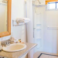 Отель Best Western The Lodge at Creel ванная