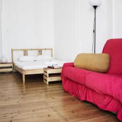 Locals Hostel & Suites комната для гостей