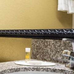 Отель Days Inn Hurstbourne сауна
