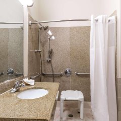 Отель Baymont by Wyndham Galveston США, Галвестон - отзывы, цены и фото номеров - забронировать отель Baymont by Wyndham Galveston онлайн ванная фото 2