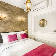 Отель Luxury 3 Bedroom 3 bathroom in Heritage Building - AC - Louvre Париж комната для гостей фото 2