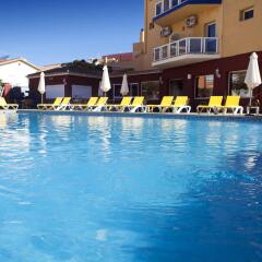 Отель Itaca Fuengirola бассейн