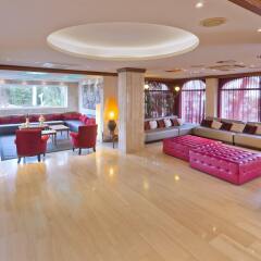 Monica Hotel интерьер отеля