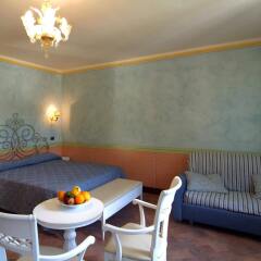 Отель Valle Rosa Country House Сполето комната для гостей фото 4