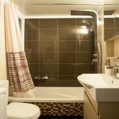 Апартаменты Gold and Blue Luxurious Apartment ванная