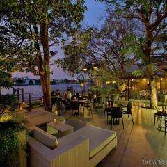 Отель Riva Surya Bangkok гостиничный бар
