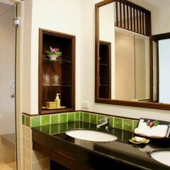Отель Alpina Phuket Nalina Resort & Spa Таиланд, Пхукет - 5 отзывов об отеле, цены и фото номеров - забронировать отель Alpina Phuket Nalina Resort & Spa онлайн ванная