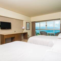 Отель Sheraton Buganvilias Resort & Convention Center удобства в номере фото 2