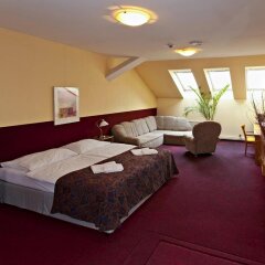 Отель A Plus Hotel and Hostel Чехия, Прага - отзывы, цены и фото номеров - забронировать отель A Plus Hotel and Hostel онлайн комната для гостей фото 5